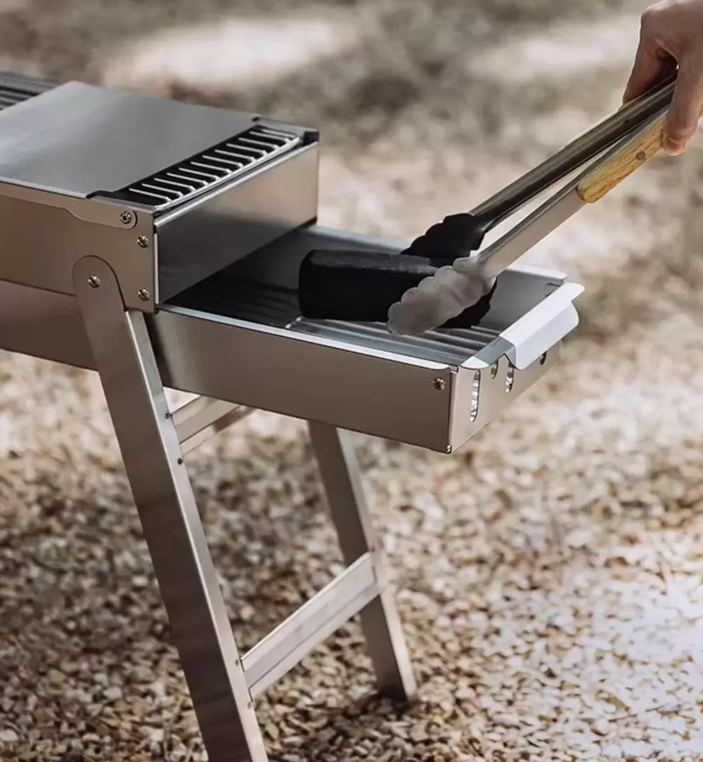 Estufa de barbacoa de carbón plegable minimalista