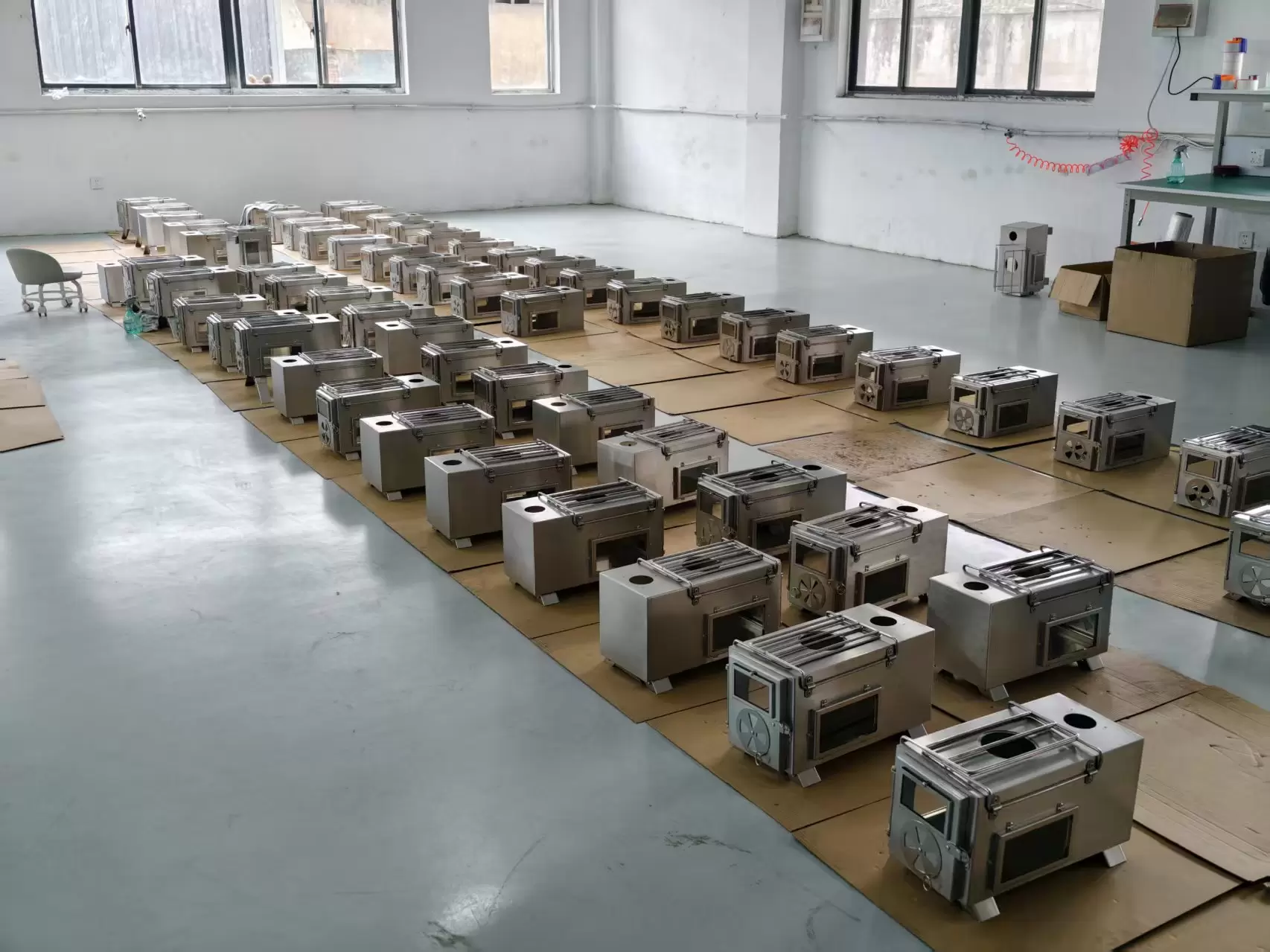 Estufas de tienda de campa&ntilde;a de titanio OEM frente a estufas de acero inoxidable: un profundo an&aacute;lisis de costos del fabricante